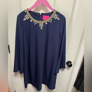 Comfortable & flattering Lily Pulitzer dress w/bell sleeves & embellished neck.